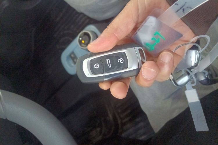 吉利银河 2024款 熊猫mini 200km 耐力熊中控内饰7001