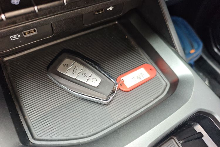 吉利汽车 豪越L 2024款 2.0T DCT尊贵型中控内饰11