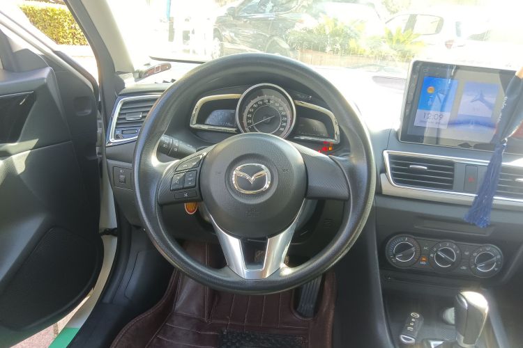 马自达3 昂克赛拉 2016款 三厢 1.5L 自动舒适型中控内饰13