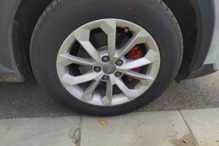 奥迪Q3 2016款 30 TFSI 标准型车身外观10