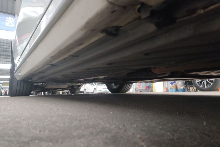 奔驰C级 2021款 C 260 L 运动版局部细节9001