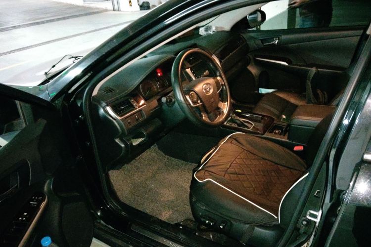 丰田 凯美瑞 2016款 2.0G 十周年纪念领先版中控内饰20