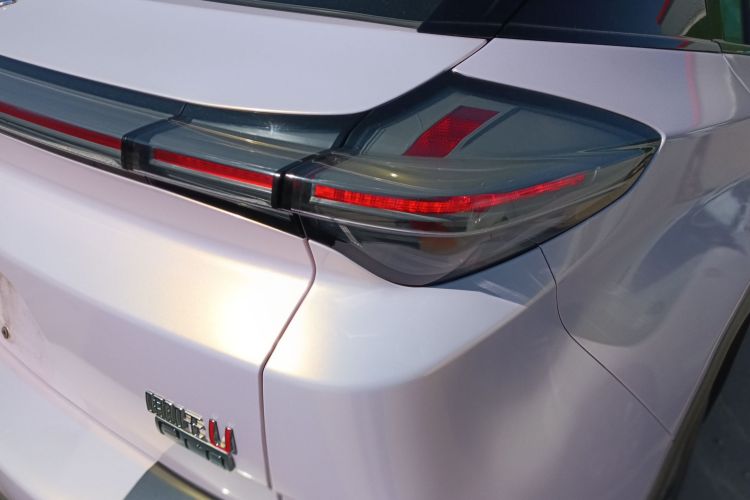 哪吒汽车 哪吒U 2021款 Pro 400 巡航版车身外观6006