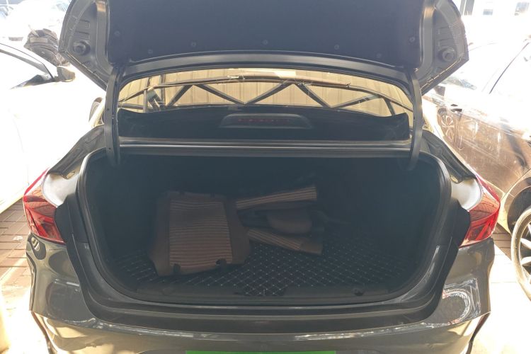 长安 逸动 2024款 PLUS 蓝鲸NE 1.4T GDI DCT高能版机舱底盘23