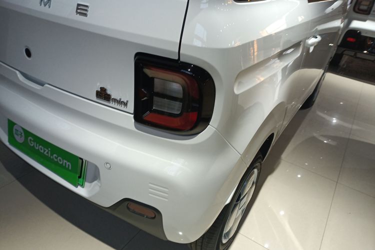 吉利银河 2024款 熊猫mini 200km 耐力熊车身外观9