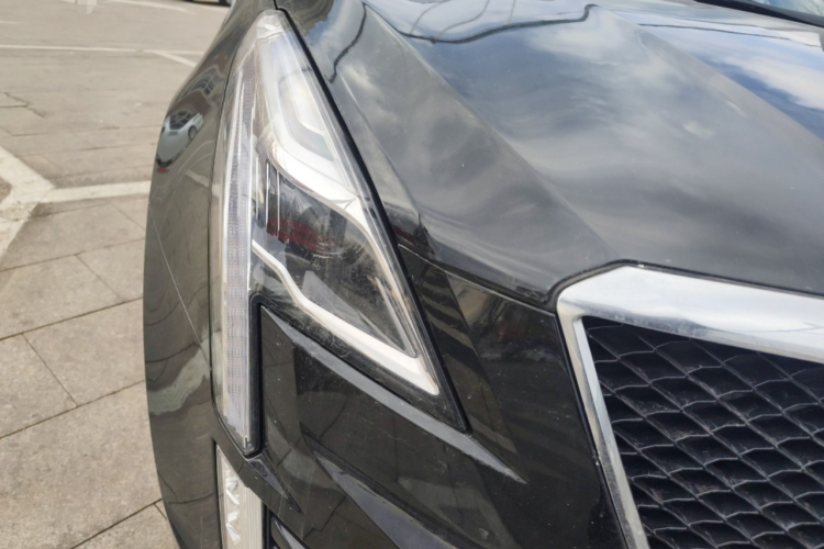 凯迪拉克XT5 2022款 2.0T 四驱豪华型（蜂鸟版）车身外观8