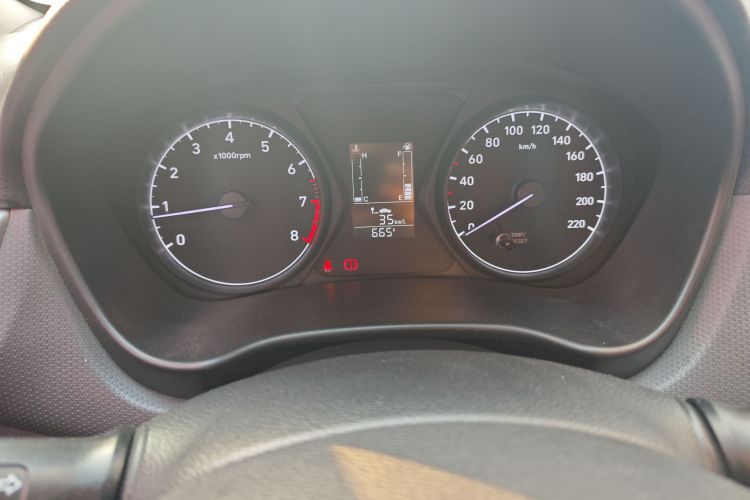 现代 瑞纳 2017款 1.4L 手动焕彩版 国V中控内饰14