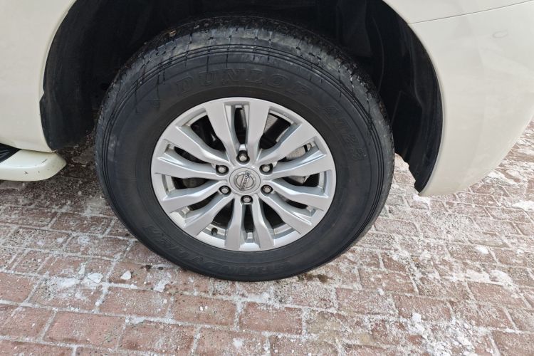 日产 途乐 2018款 4.0L 领英型车身外观10