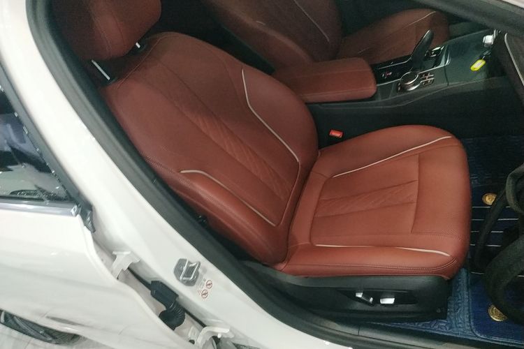 宝马5系 2023款 530Li 领先型 M运动套装局部细节41