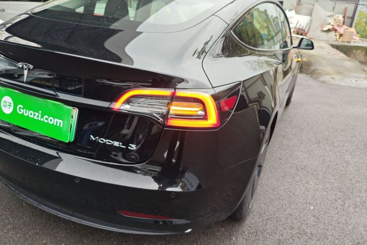 特斯拉 Model 3 2022款 后轮驱动版车身外观9