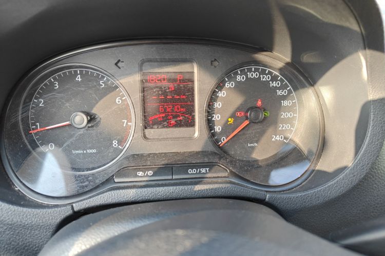 大众 Polo 2013款 1.6L 自动舒适版中控内饰14