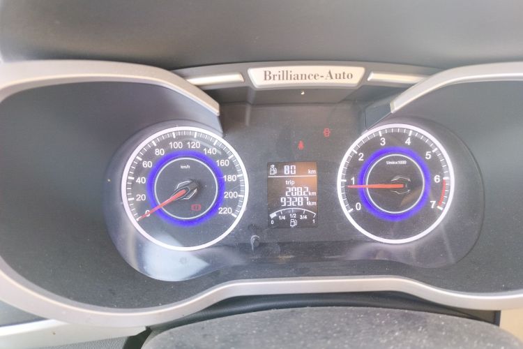 中华V3 2015款 1.5L 手动基本型中控内饰14