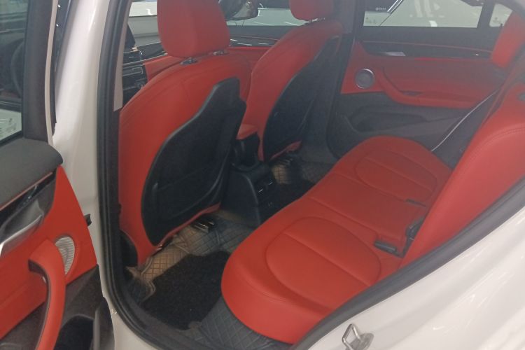 宝马X2 2021款 改款 sDrive25i M运动套装中控内饰7004