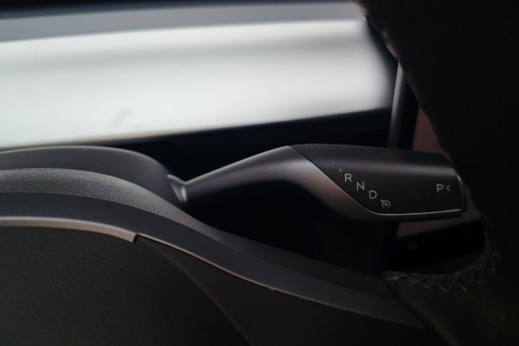 特斯拉 Model Y 2021款 标准续航后驱版中控内饰18