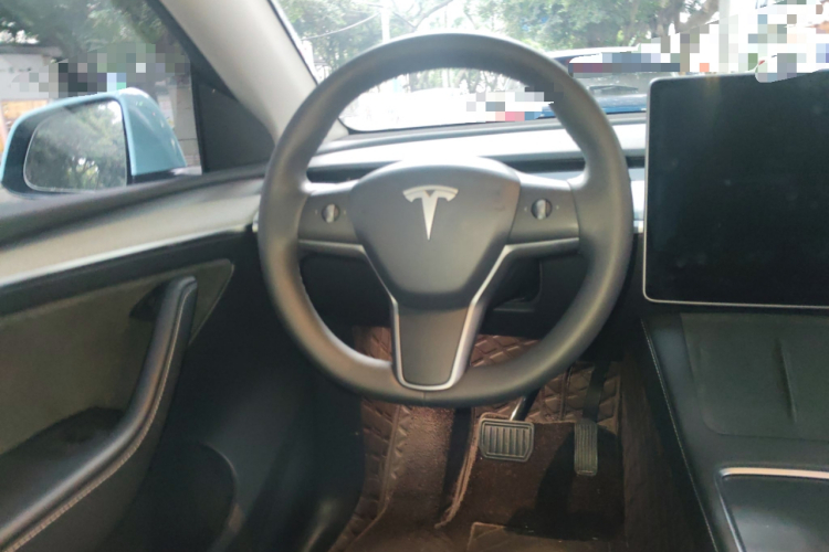 特斯拉 Model Y 2024款 后轮驱动版中控内饰13