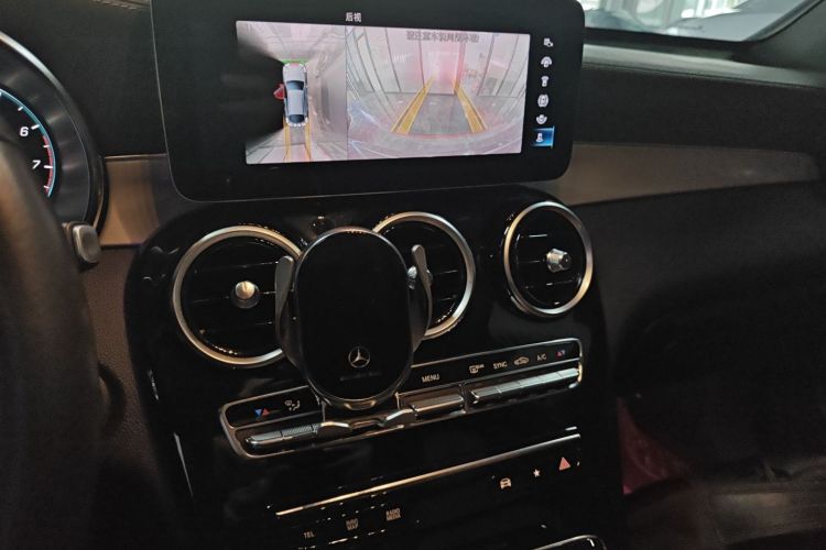 奔驰GLC轿跑 2020款 GLC 260 4MATIC 轿跑SUV中控内饰16