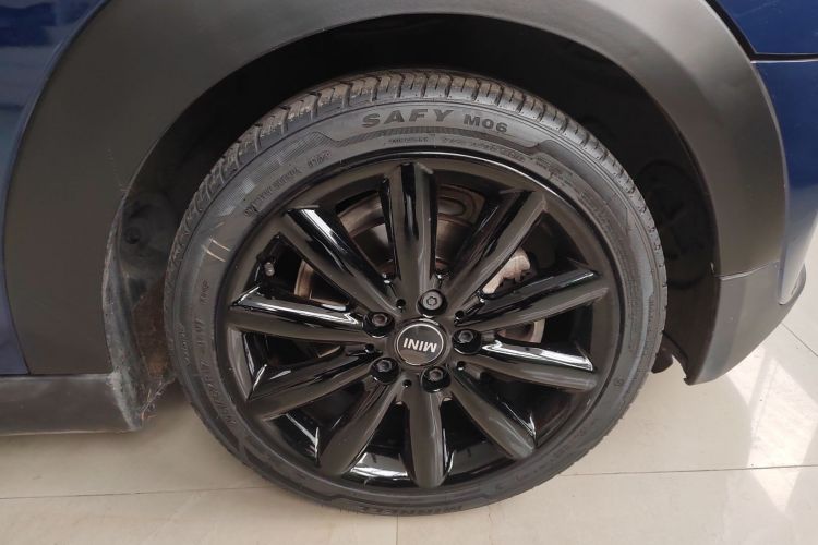 MINI 2018款 1.5T COOPER 艺术家 五门版车身外观6008