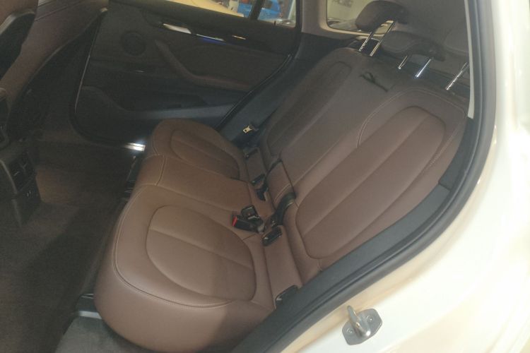 宝马X1 2020款 sDrive25Li 领先型中控内饰21