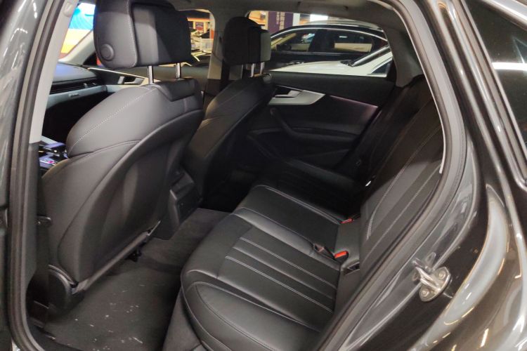 奥迪A4L 2024款 40 TFSI 时尚动感型中控内饰7004