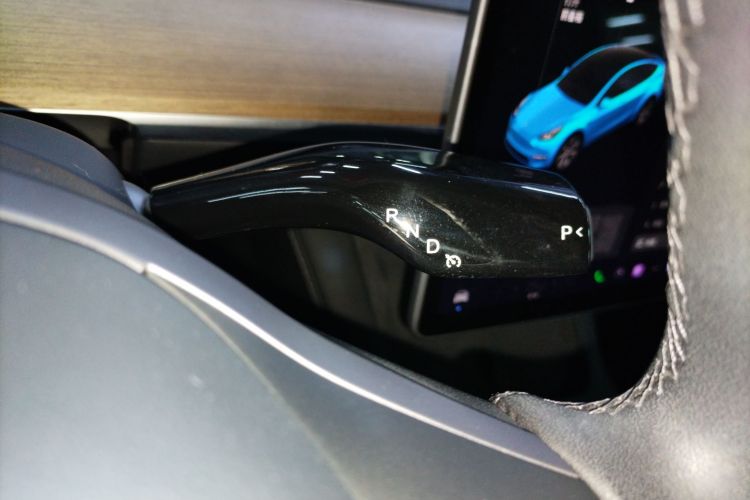 特斯拉 Model Y 2021款 标准续航后驱版局部细节18