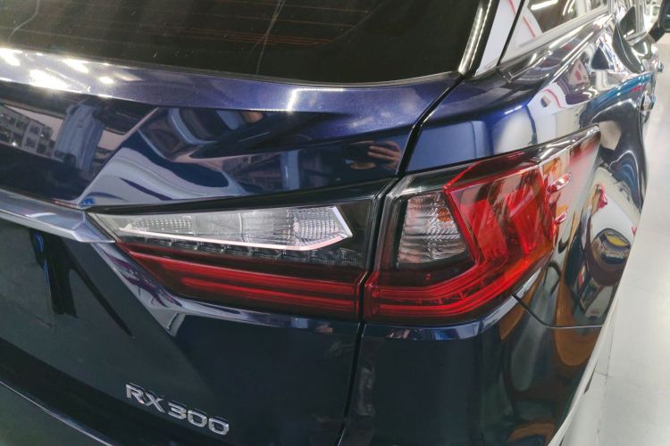 雷克萨斯RX 2016款 300 两驱精英版 国V车身外观9