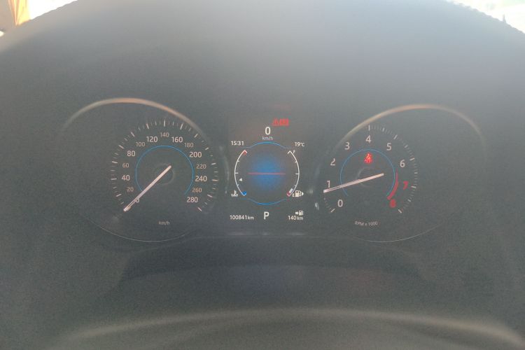 捷豹XFL 2017款 XFL 2.0T 200PS 豪华版局部细节14