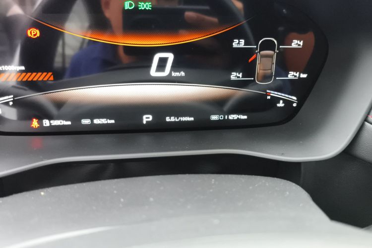 名爵 MG5 2025款 180DVVT 全球豪华版中控内饰15