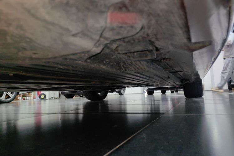 奔驰C级 2022款 C 200 L 运动版局部细节9002