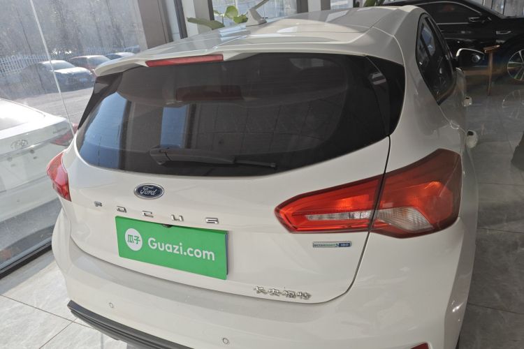 福特 福克斯 2020款 两厢 EcoBoost 180 自动锋潮型车身外观6