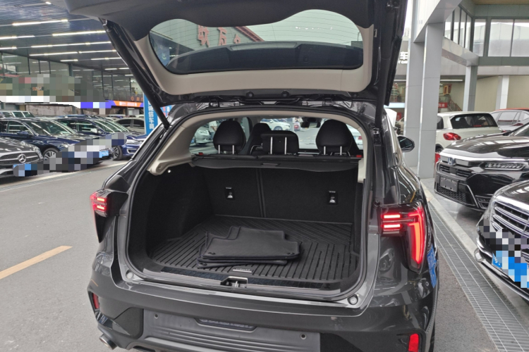 领克01 2023款 2.0TD 两驱型Pro机舱底盘23