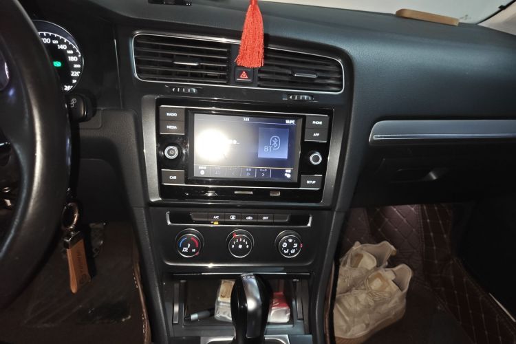 大众 高尔夫 2018款 230TSI 自动舒适型中控内饰16