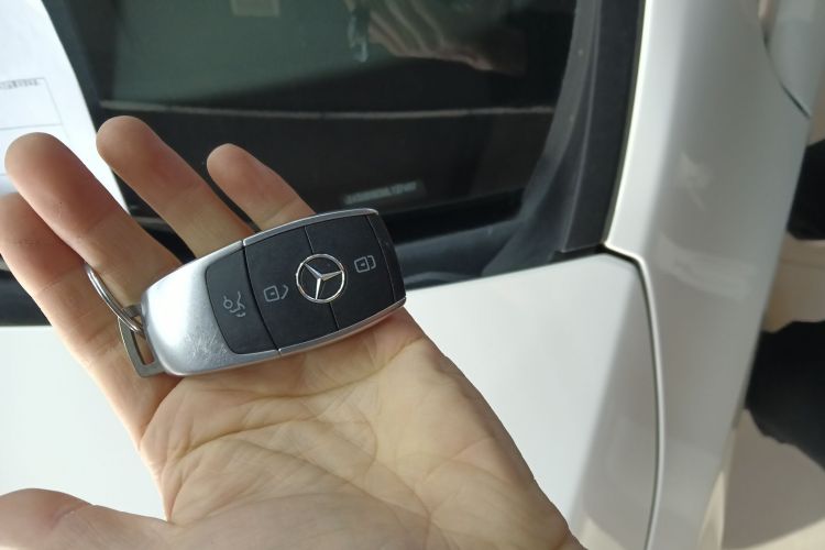 奔驰A级 2020款 改款 A 200 L 运动轿车动感型中控内饰11