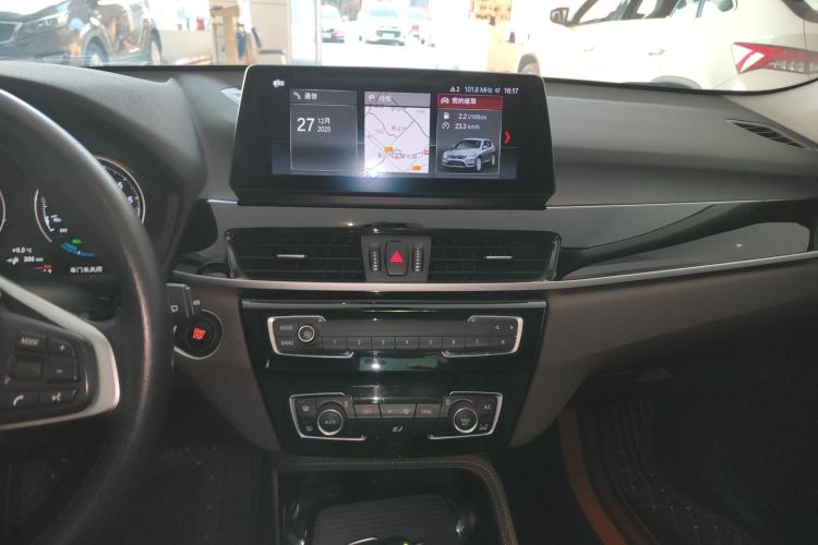 宝马X1新能源 2020款 xDrive30Le 尊享型中控内饰16