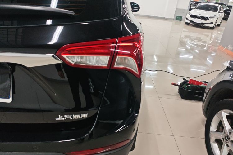 别克 昂科威 2018款 28T 四驱精英型车身外观9