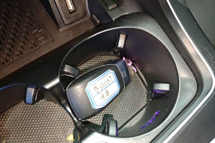 奔驰C级 2020款 改款 C 260 L 运动版中控内饰11