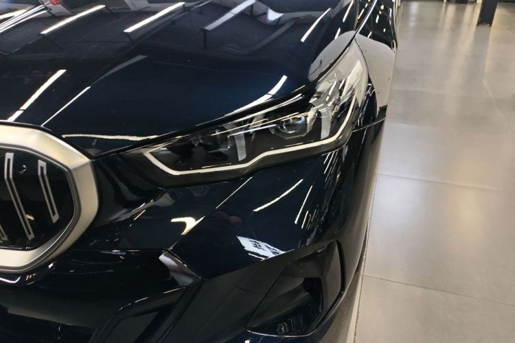 宝马5系 2025款 530Li 领先型 M运动套装局部细节36