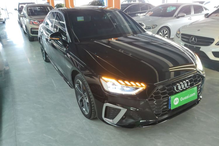 奥迪A4L 2022款 40 TFSI 时尚动感型车身外观3