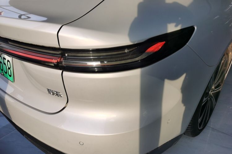 蔚来ET7 2024款 75kWh 行政版车身外观6006