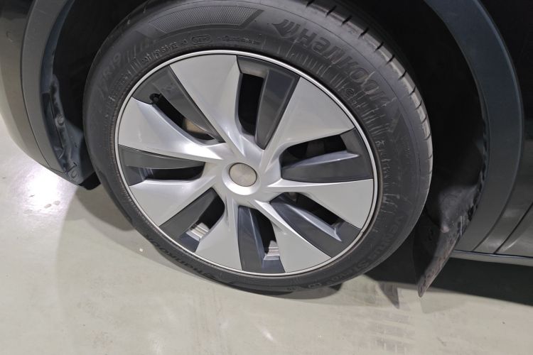 特斯拉 Model Y 2022款 后轮驱动版车身外观6007