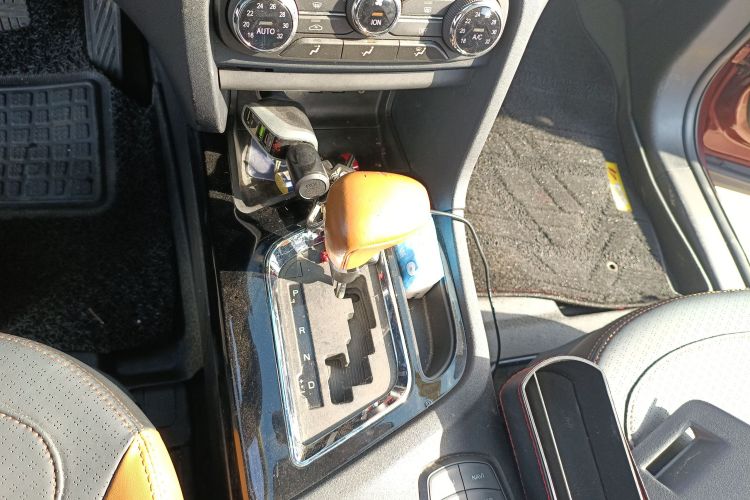 东南DX7 2017款 1.5T 自动豪华型中控内饰18