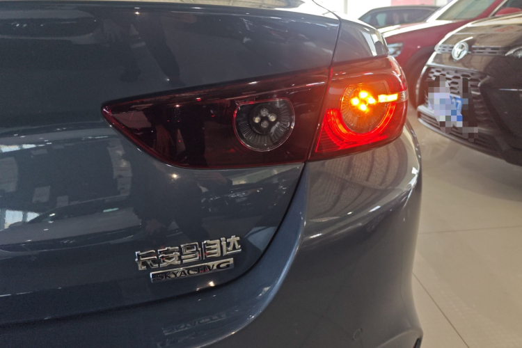 马自达3 昂克赛拉 2023款 2.0L 自动质擎版车身外观6006