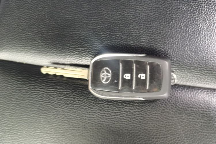 丰田 YARiS L 致炫 2020款 1.5L CVT领先版中控内饰7001