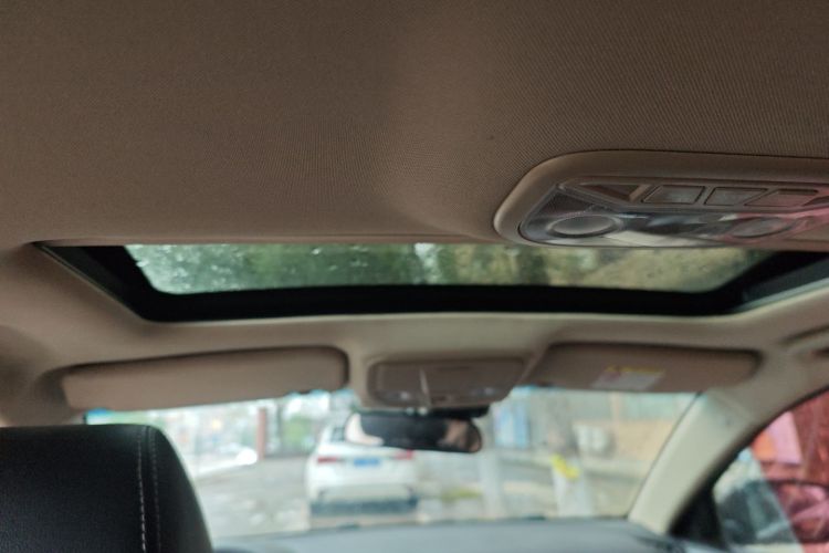 吉利汽车 帝豪 2017款 三厢百万款 1.5L CVT向上版中控内饰22