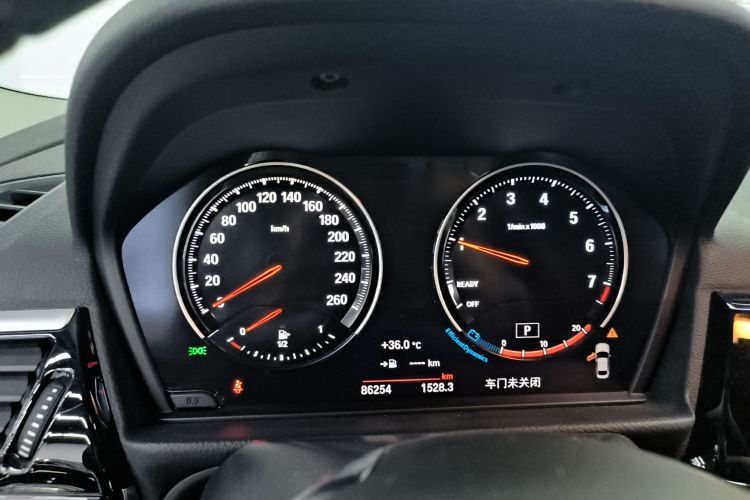 宝马1系 2023款 120i M运动版中控内饰14