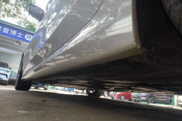 宝马3系 2021款 改款 325Li M运动套装局部细节9002