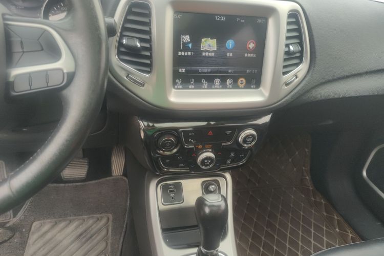 Jeep 指南者 2017款 200T 自动家享版局部细节16