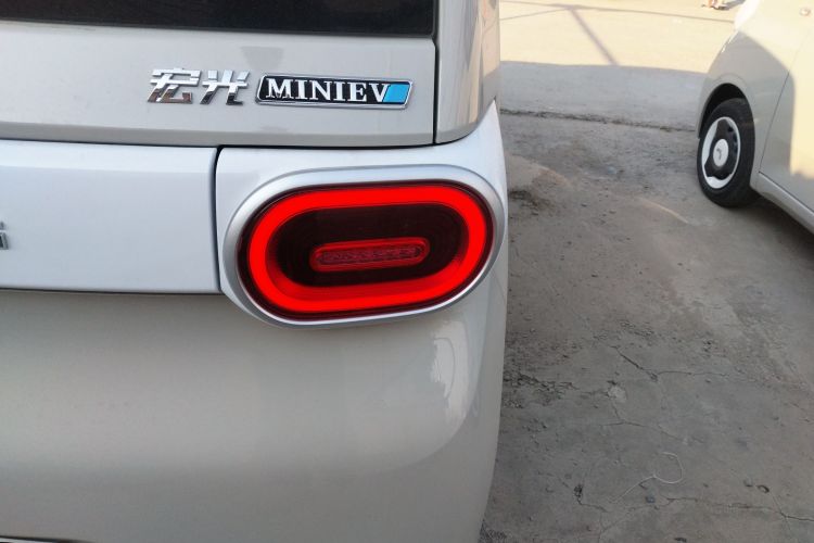 五菱汽车 宏光MINIEV 2024款 第三代 215km 青春版车身外观9