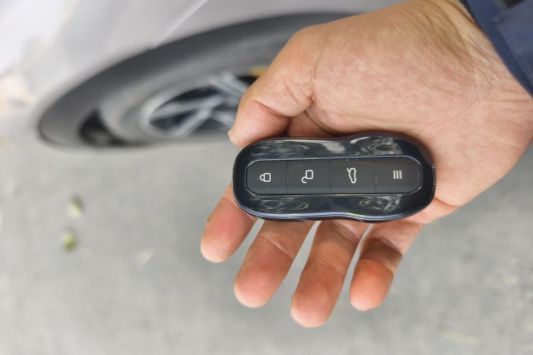 小米汽车 小米YU7 2025款 超长续航四驱Pro版中控内饰11