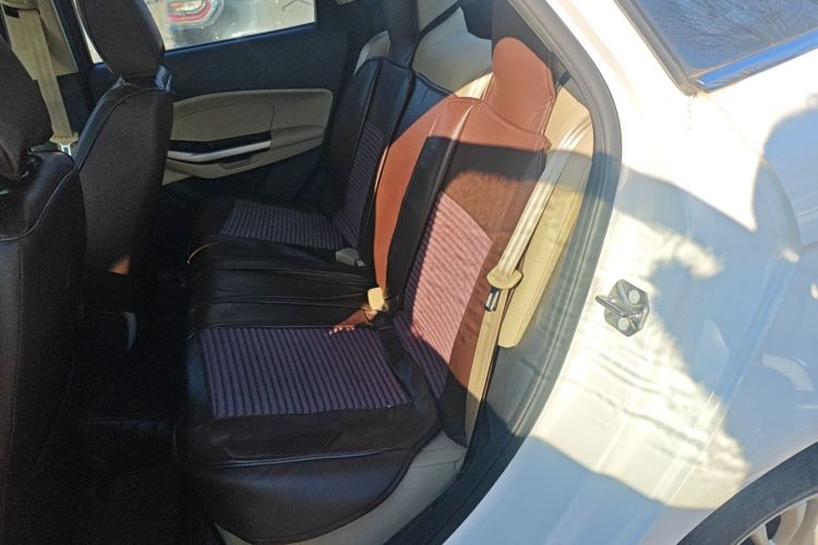 福特 福睿斯 2017款 改款 1.5L 手动舒适型中控内饰21