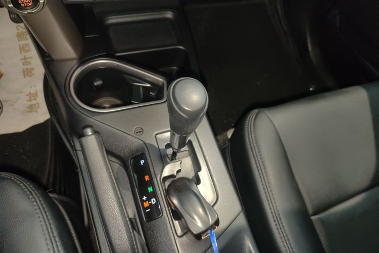 丰田 RAV4荣放 2019款 2.0L CVT两驱先锋版 国V中控内饰18